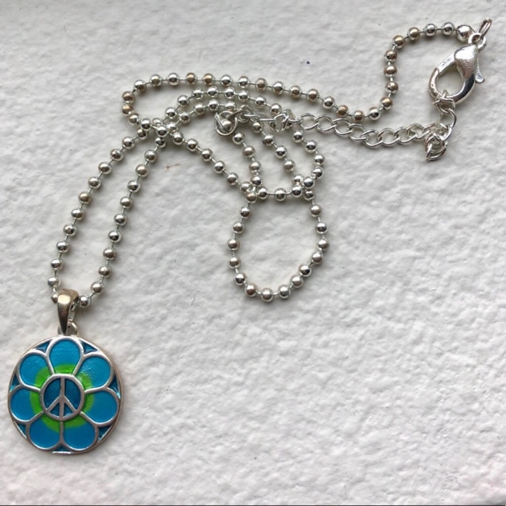 Boho Peace Sign Flower Pendant Necklace